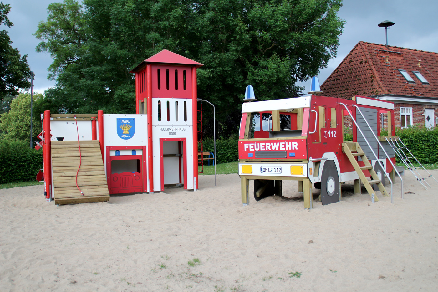 Spielplatzgeraete Maier_Roge_4100408_Feuerwehrhaus