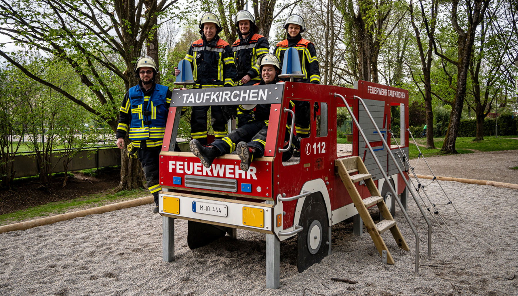 Feuerwehr-Spielplatz-Taufkirchen-Spielplatzgerte Maier_Aktuelles1