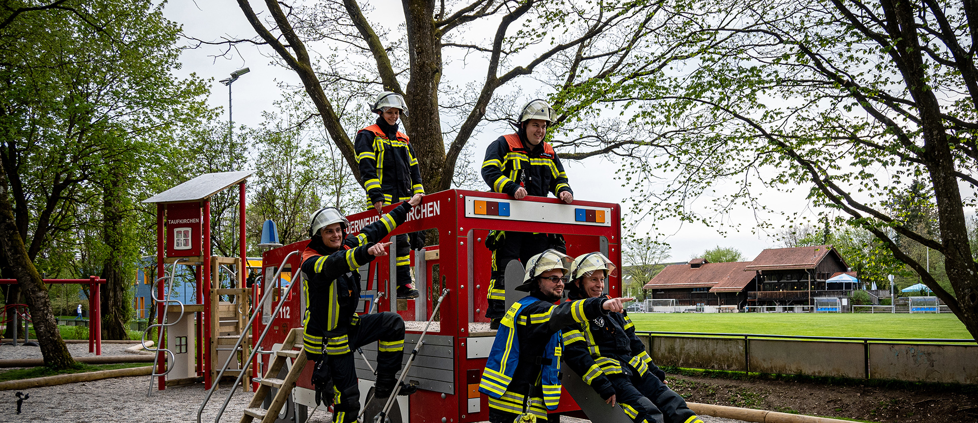 Feuerwehr-Spielplatz-Taufkirchen-Spielplatzgerte Maier_Querformat2